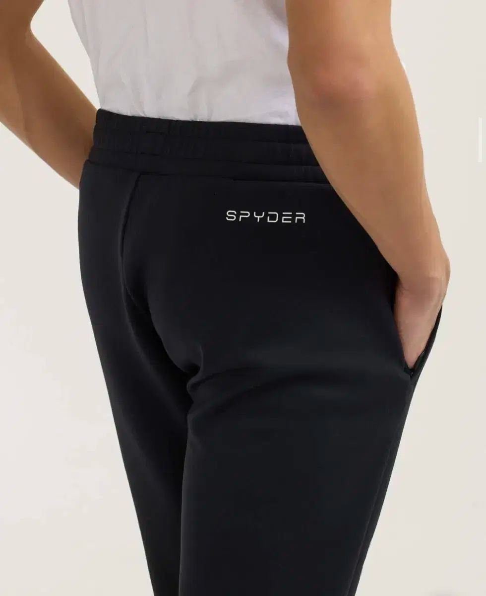 トレーニングパンツ