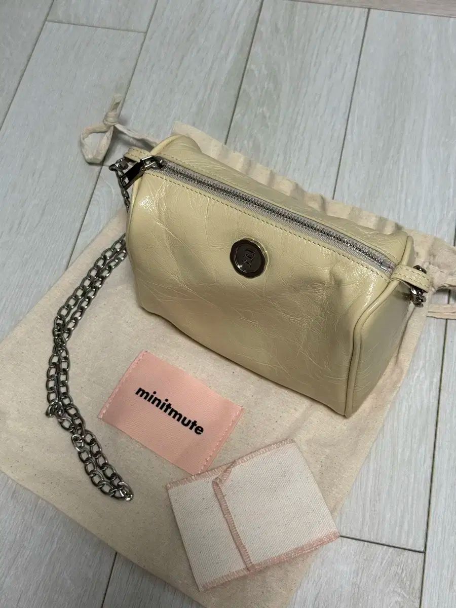 minitmute ミニミュート コンパクトウォレット アイボリー MINITMUTE