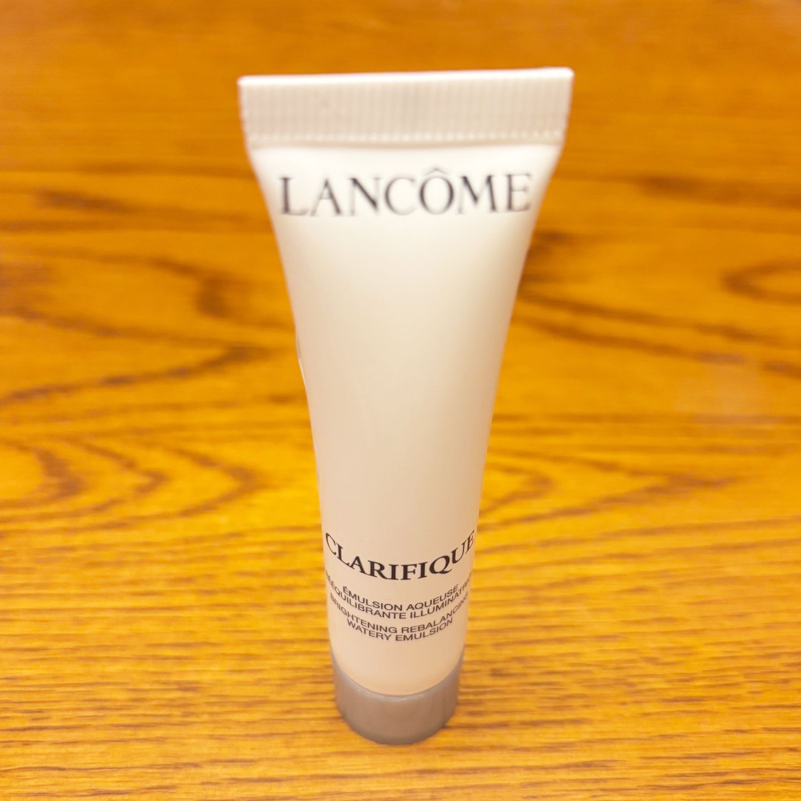 新品 ジバンシイ ソワン ノワール セラム コンサントレ 5mL