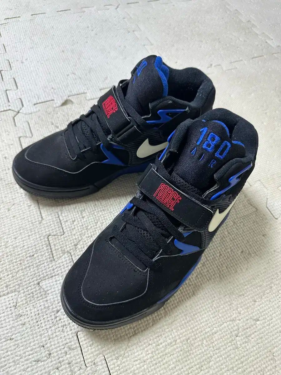 NIKE(ナイキ) エアフォース 180 バークレー 270