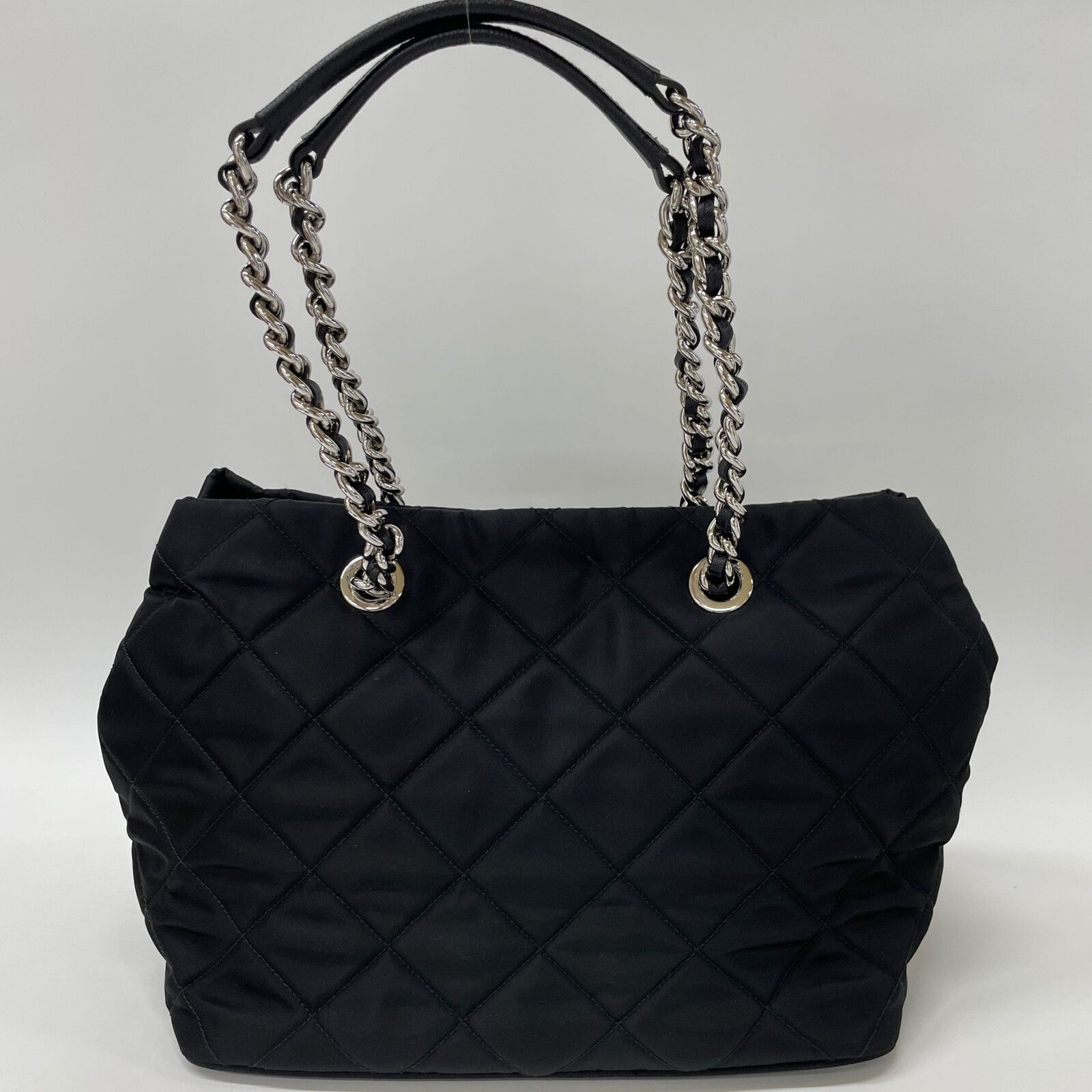 柔らかな質感の プラダ PRADA チェーントートバッグ ナイロン 1BG740 バッグ