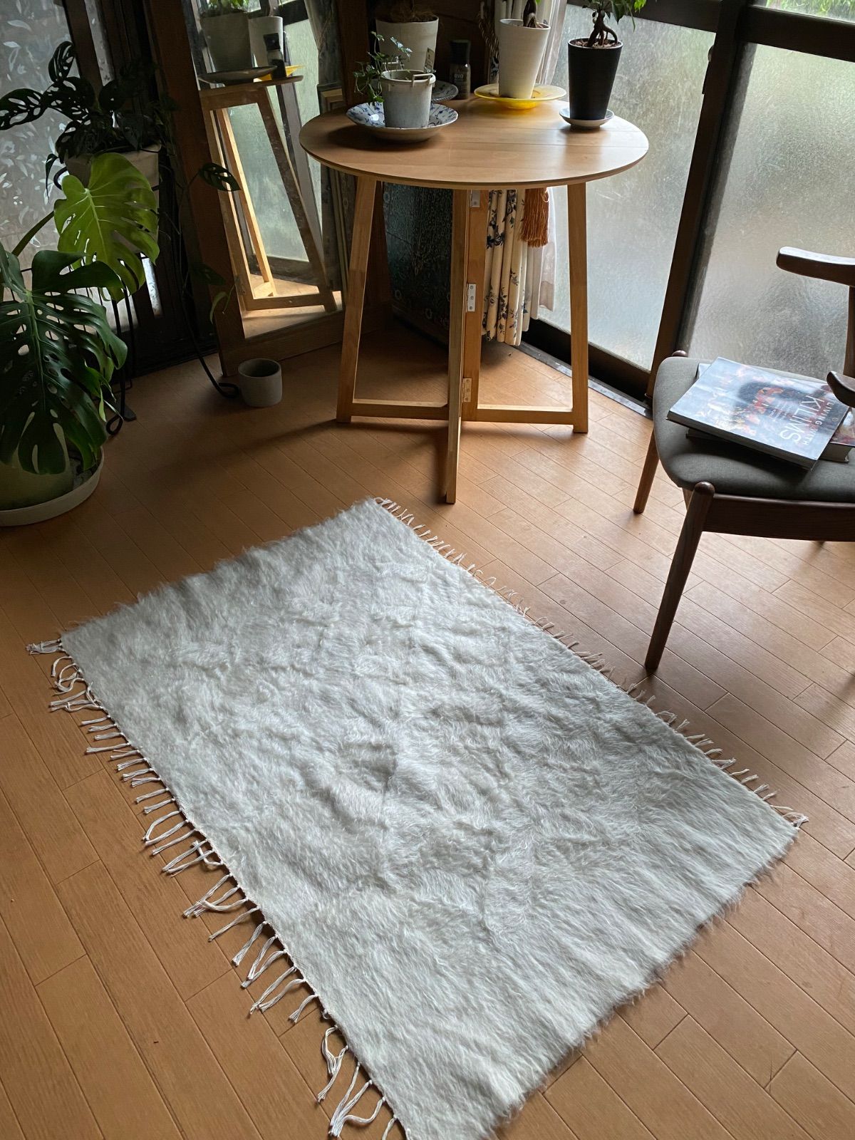 の新しい白ねシイルトバッタニイェ最後の一枚 サイズにもなる大きめの膝掛けサイズ最後一枚につき割引価格お早めに