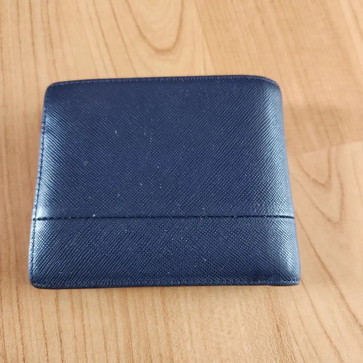 【HAZZYS】 本革 二つ折り財布 日本製のメンズ本革財布 薄型な二つ折りタイプ BANBI HCK02 人と