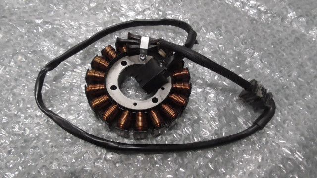 CB400 スーパーボルドール NC42-12026xxx の ジェネレーター 1742950660