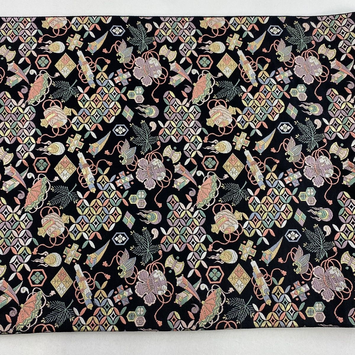 袋帯　宝尽　黒地　正絹　刺繍 美品】 袋帯 名品 宝尽くし 七宝文 刺繍 金糸 黒 六通 正絹 【中古