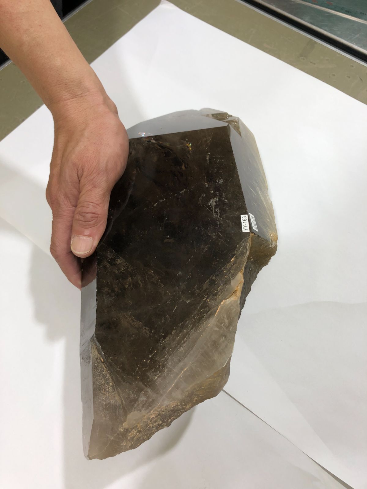 原石 スモーキークォーツ 煙水晶 スモーキー・ルチルクォーツ原石(A28 