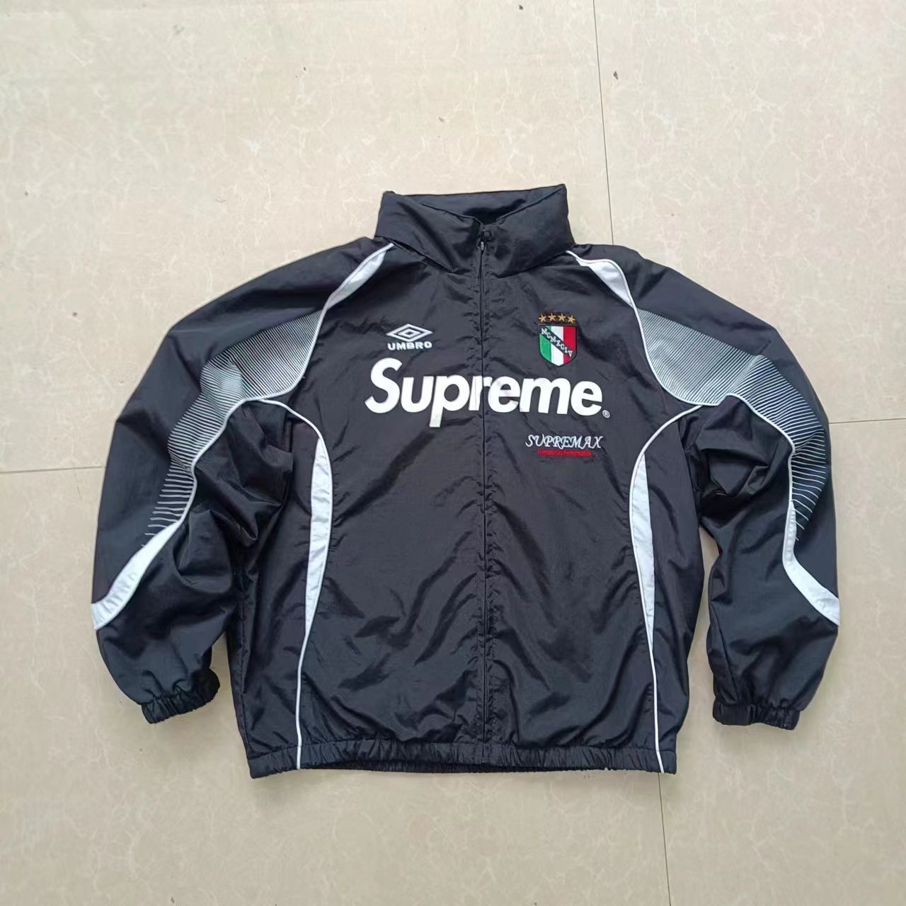 新品 Supreme® / Umbro Track Jacket Black 22ss - メルカリ