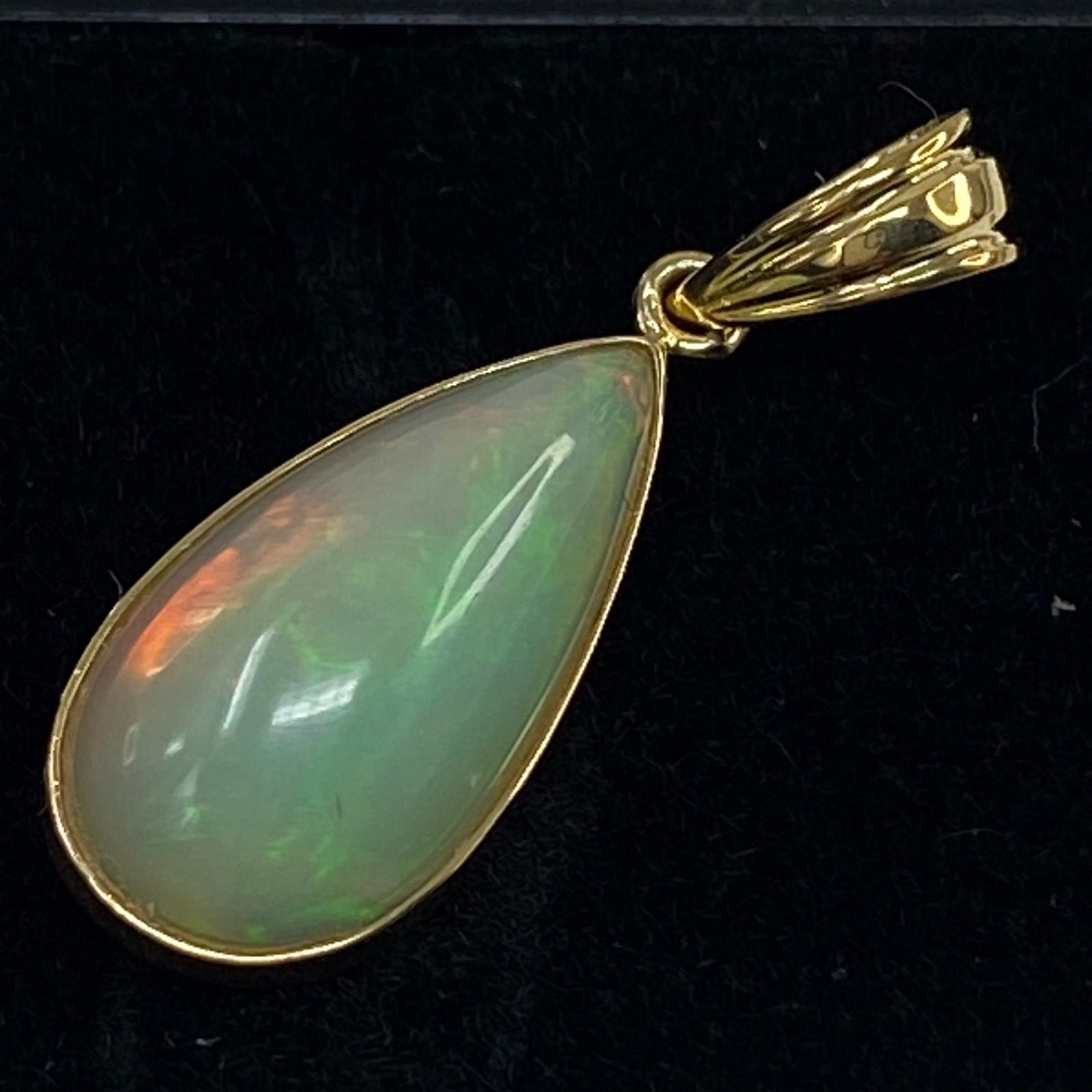 k18YG AU750 18金 天然エメラルド0.63ct 18金ペンダント