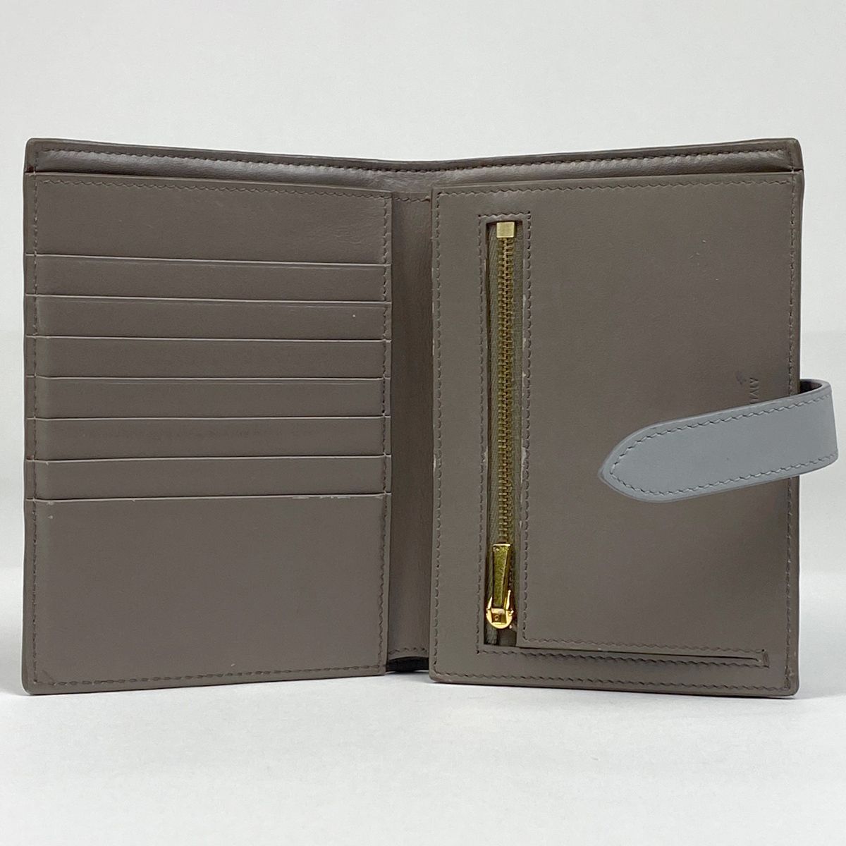 在庫一掃】 セリーヌ CELINE ミディアム ストラップ ウォレット バイ