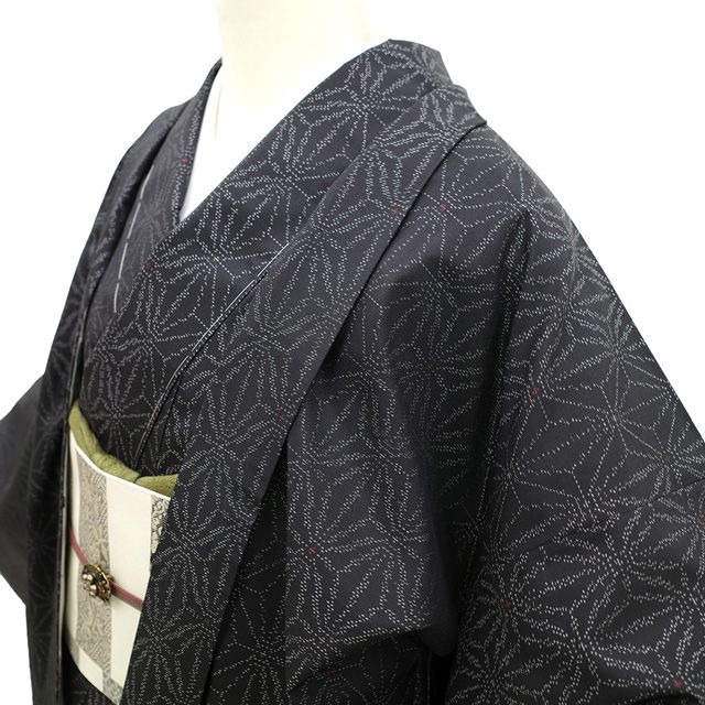 新古品】 本場大島紬 袷 着物 羽織 アンサンブル セット ＡＳ 横双 織絣 正絹 黒 麻の葉 販売 購入 美品 リサイクル 綺麗 未使用 新古品  仕立て上がり 身丈171 裄68 ＴＬサイズ トールサイズ ＬＬ ２Ｌ みやがわ sb14229 - メルカリ