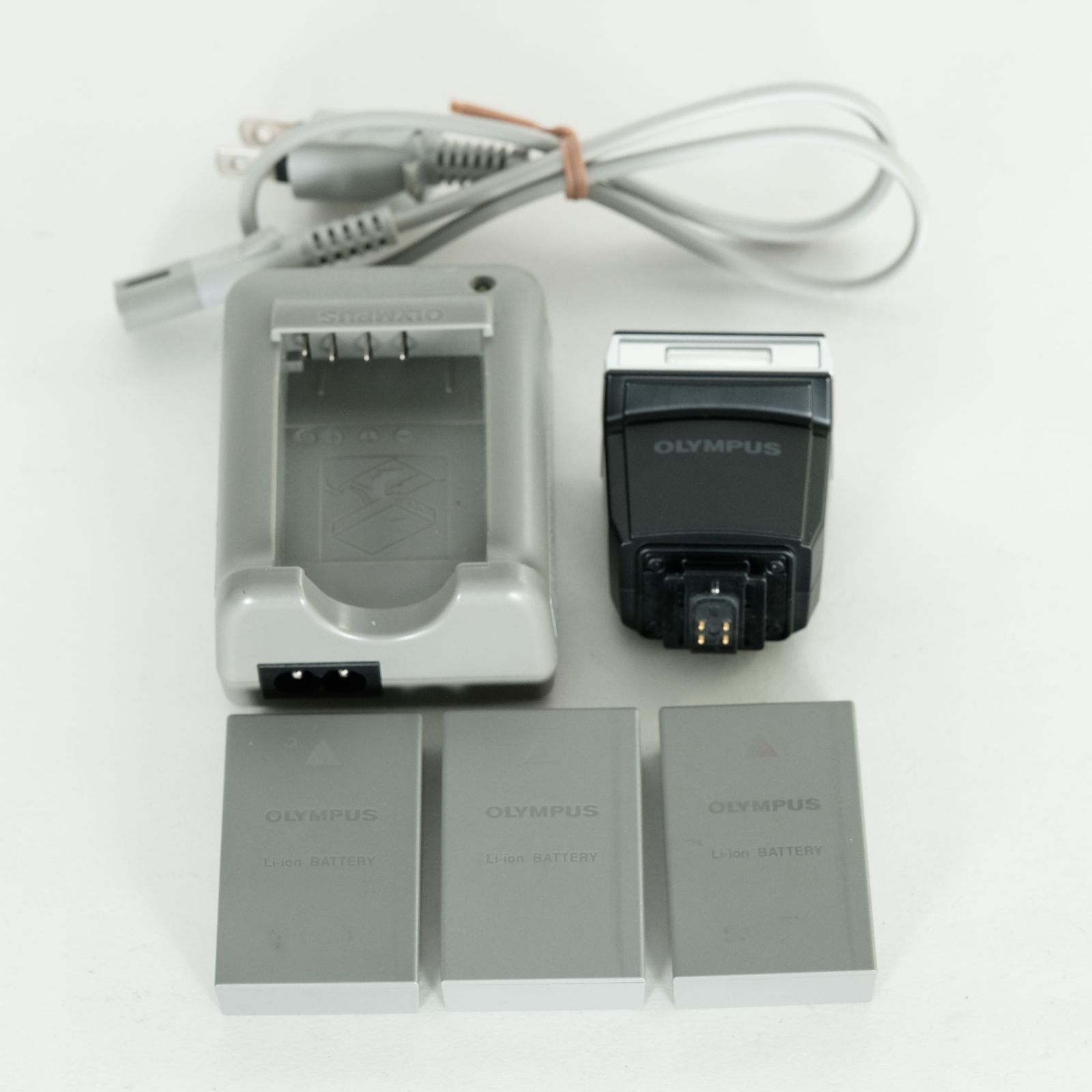 【美品】第3世代E-M5 Mark III ボディー※バッテリー３個他おまけ付 良品｜バッテリー3個付] OLYMPUS OM-D E-M5 Mark III [ボディ