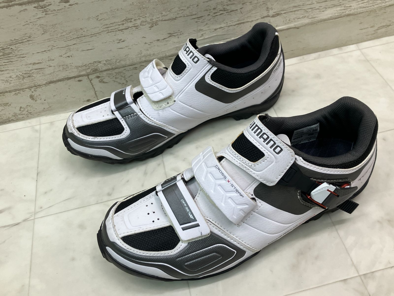 美品 シマノ ビンディングシューズ 美品 1回使用のみ シマノ RC3 41 白