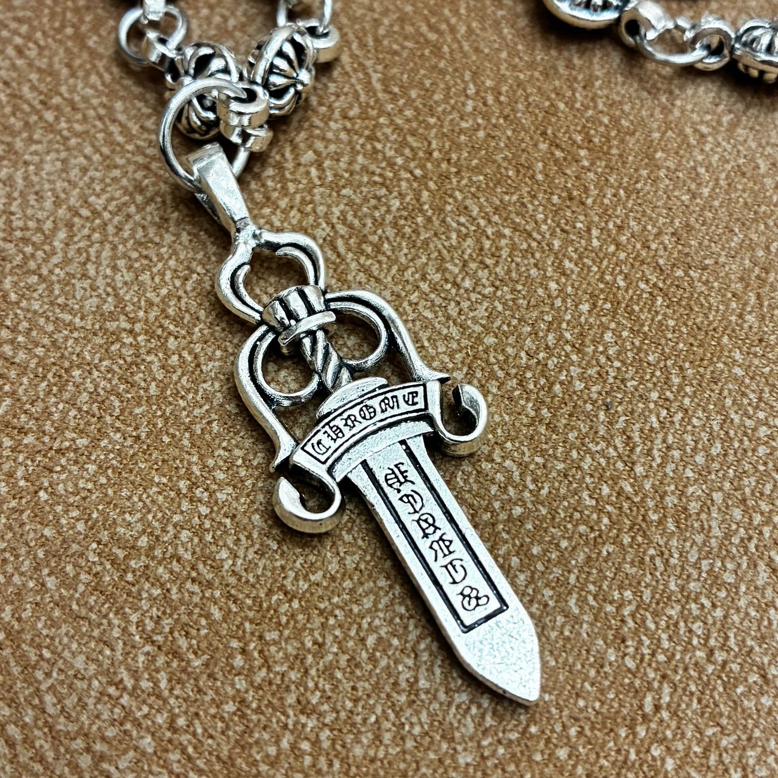 新品 ダガーモチーフ ソード 剣 クロス 十字架 ネックレス ペンダント