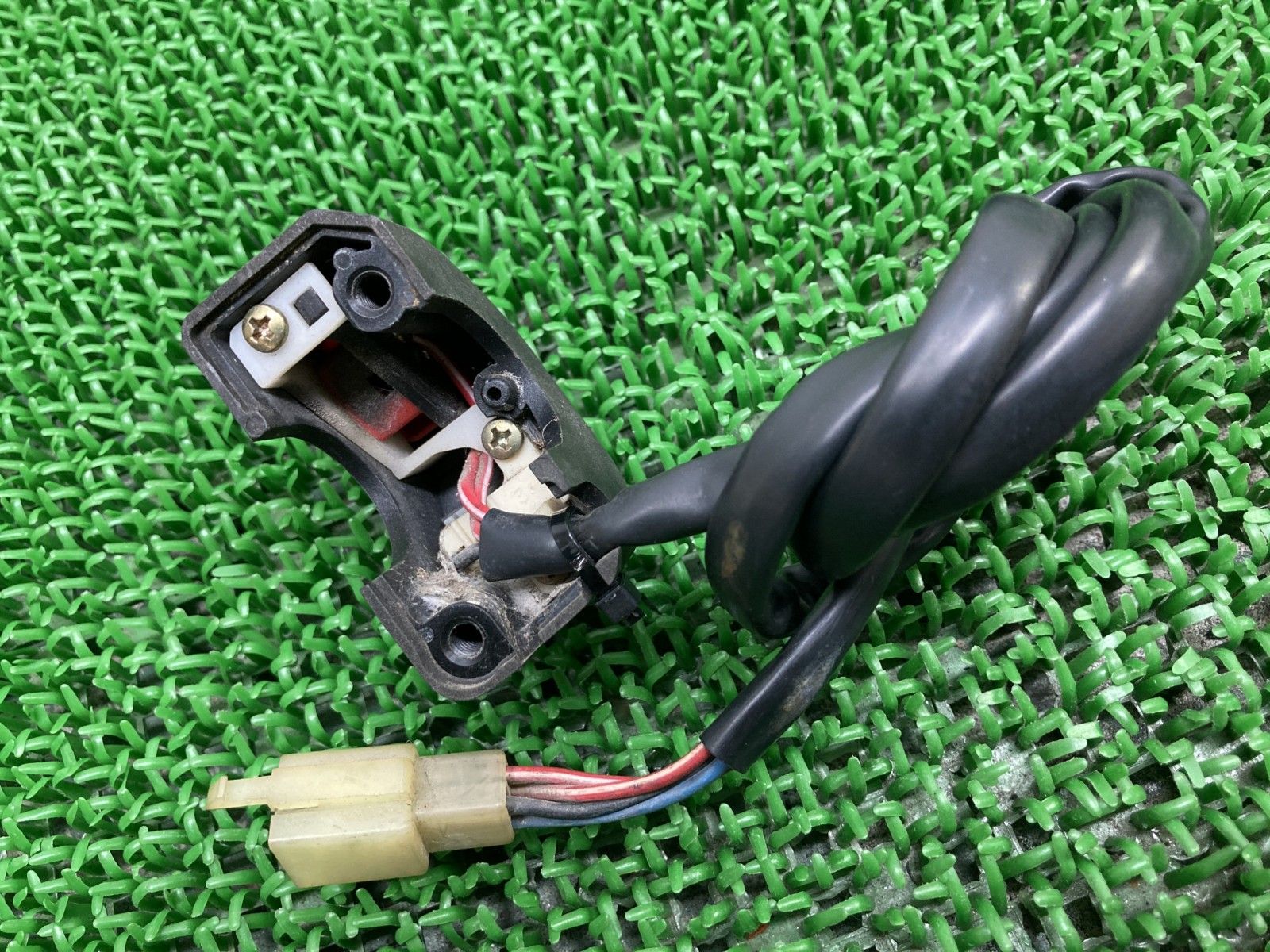 YAMAHA（ヤマハ） YZF-R25 ハンドルスイッチ 左 純正 中古 バイク 部品