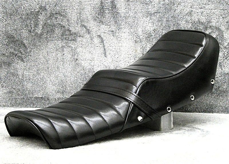 Z400FX 鋲打ち 黒皮 タックロールシート あんこ抜き ローダウンシートZ400J段シートZ550FX Z500FXへっぽこ社長 外装 ブラック ボタン BRIGHTFACE_UK