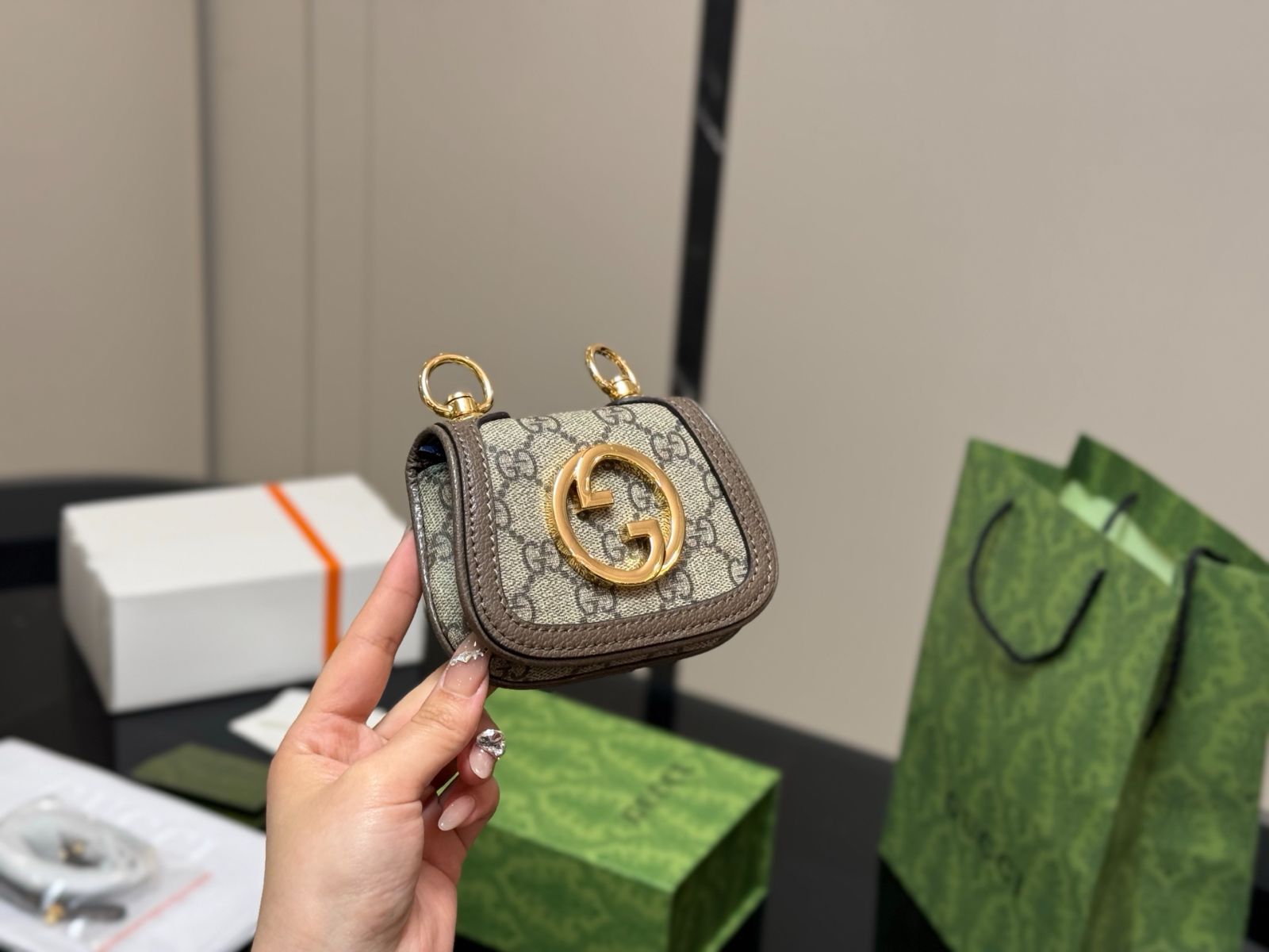 ◆1-3日でお届け◆関送込【GUCCI】Blondie*レザー*ミニバッグ GUCCI Blondie レザー ショルダーバッグ | NET-A-PORTER
