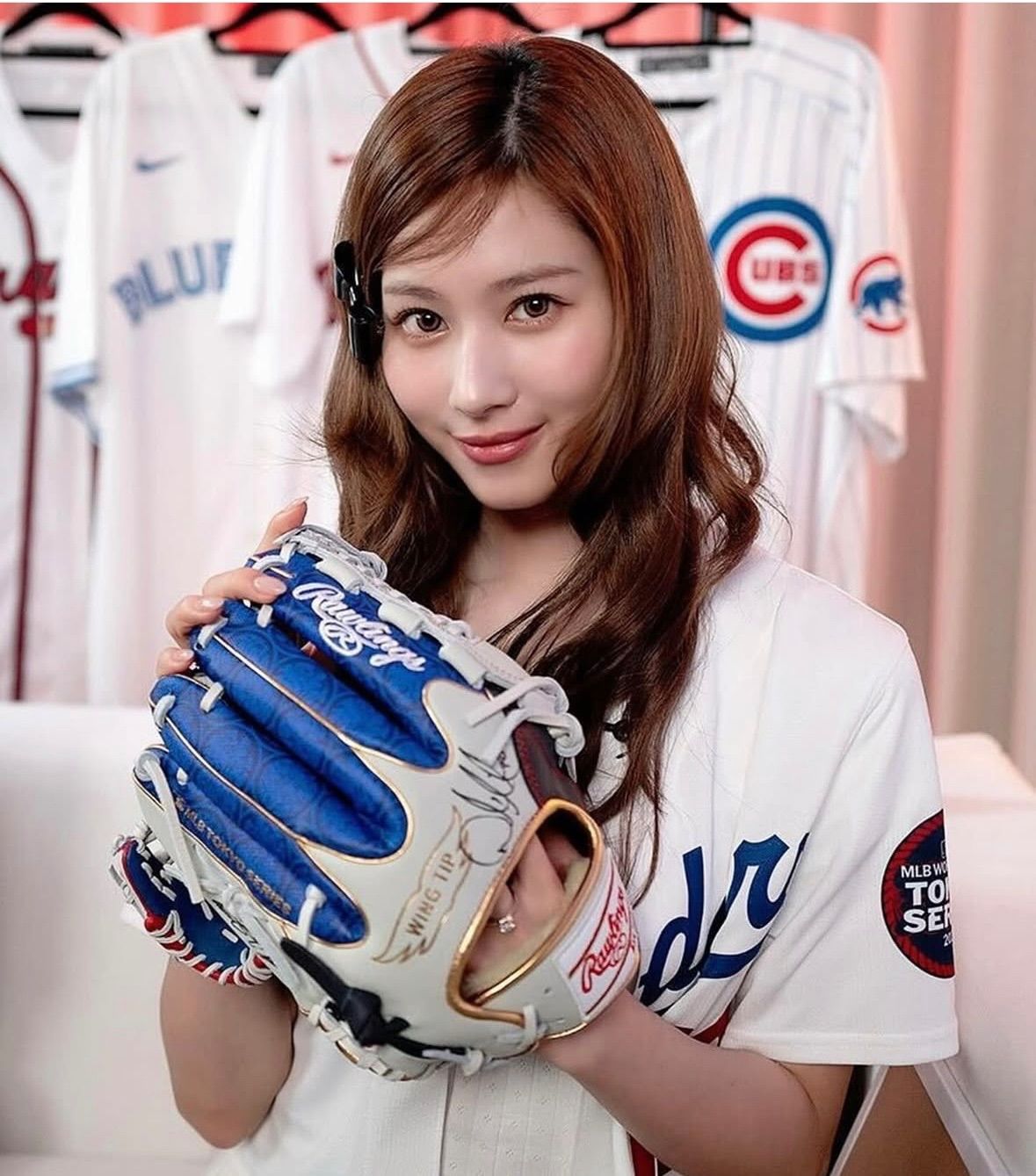 ローリングス 東京シリーズ 限定グラブ TWICE MISAMO サナ始球式使用