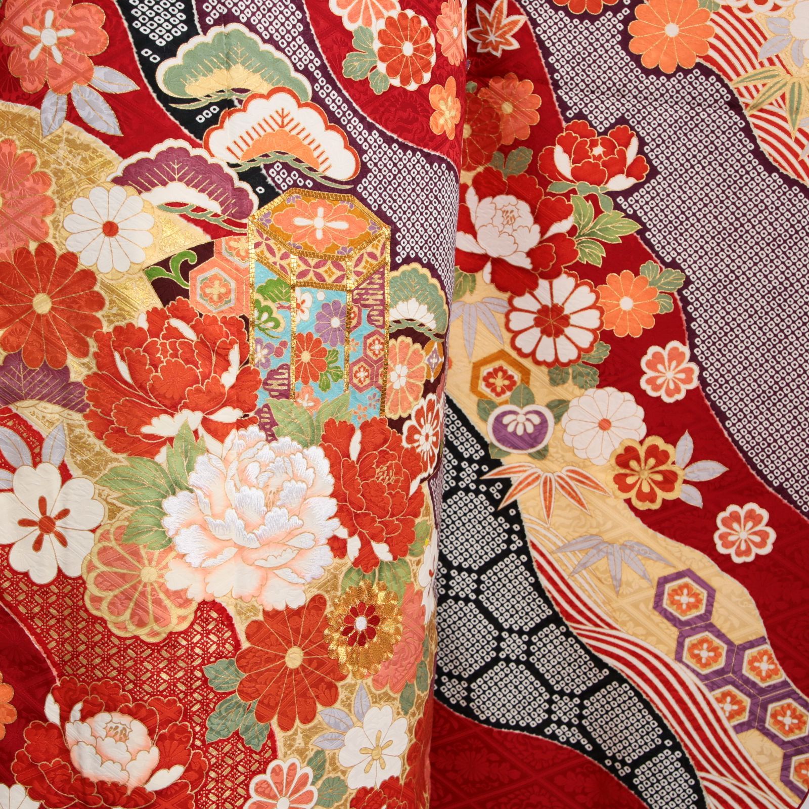 振袖 刺繍 金彩 貝桶 牡丹 熨斗 菊 牡丹 流水 成人式 着物 101b d 牡丹