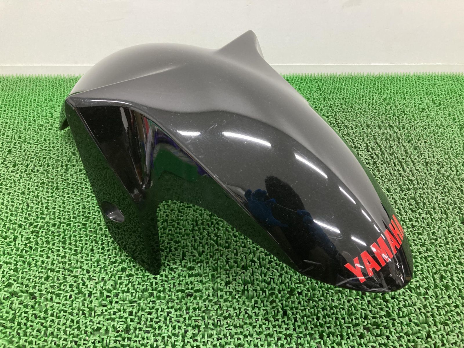 YZF-R25 フロントフェンダー 黒M 1WD ヤマハ 純正 中古 バイク 部品 RG10J 修復素材やペイント素材に 品薄 希少品 車検 Genuine