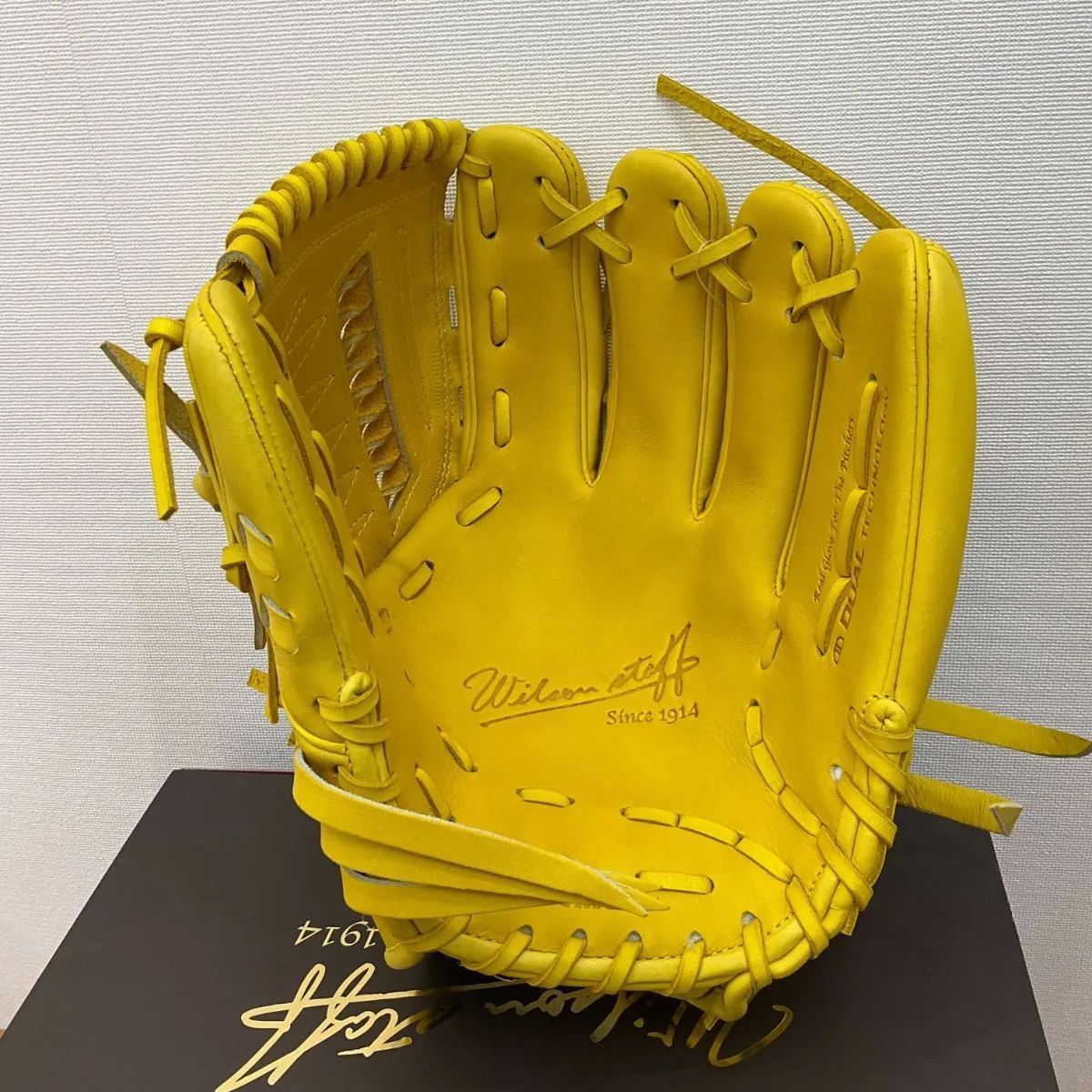 ウイルソン Wilson 野球 硬式 投手用グラブ グローブ 右投げ用 ウィルソンスタッフ デュアル DB型 HWTDBT 32カラー 訳あり  メルカリ