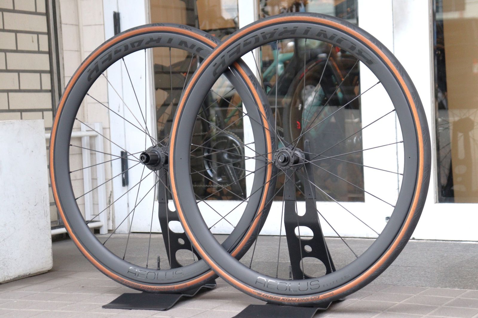 ボントレガー BONTRAGER アイオロス エリート AEOLUS ELITE 35 TLR DISC カーボン チューブレスレディ ホイールセット シマノ11S 12S 19C 横浜店