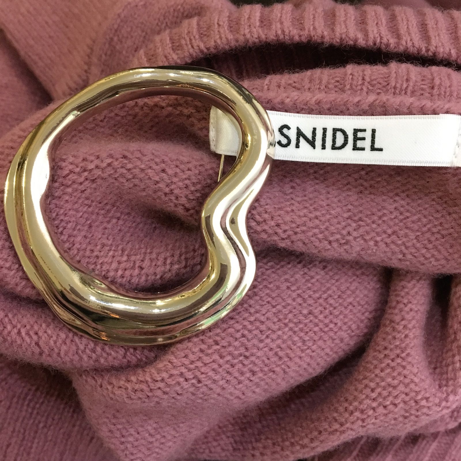 美品】SNIDEL スナイデル ショートブローチニット セーター ピンク