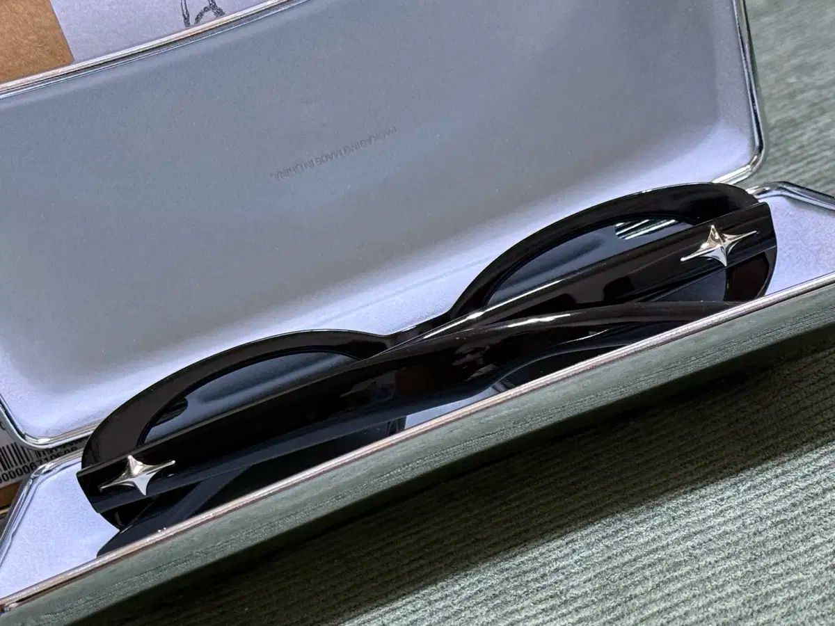 GENTLE MONSTER ジェントルモンスター 半島ネオンS