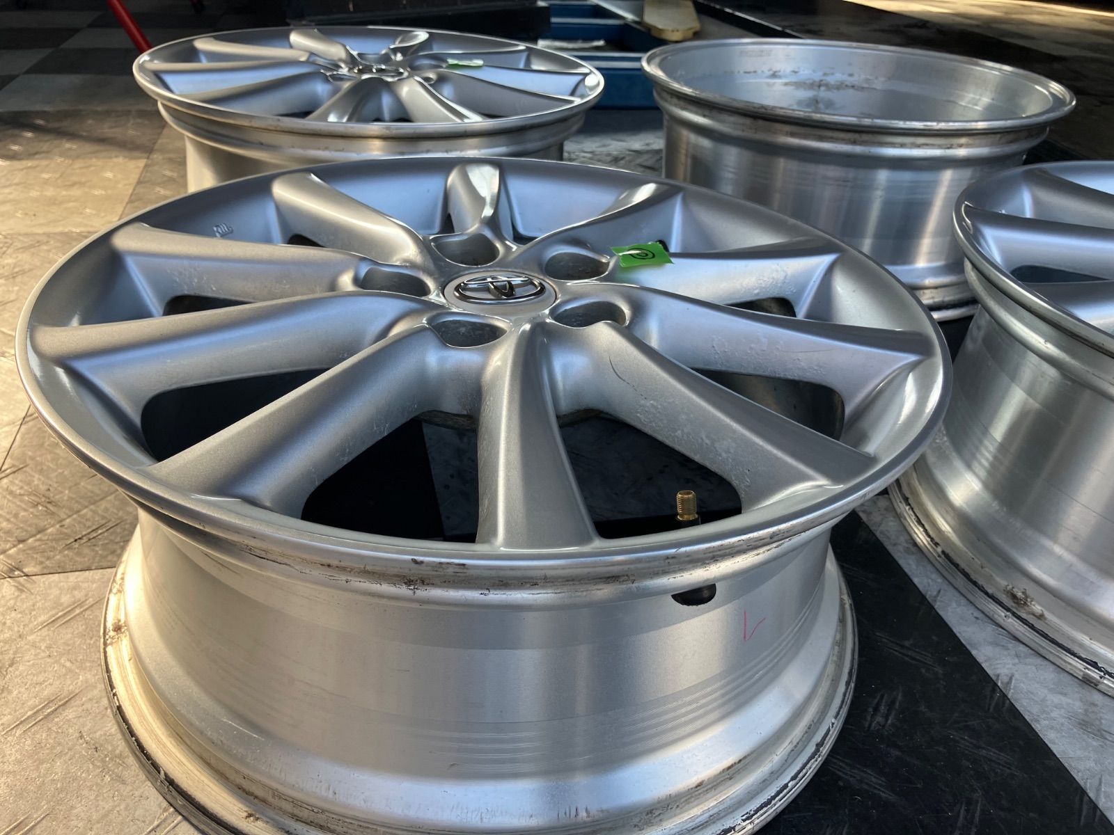 TOYOTA 50エスティマ中期 純正 7J-17 +50 114.3 5H 中古&DUNLOP WINTER MAXX WM02 215/60R17 16年製造 新品4本セット C-HR エスティマに 4本 トヨタ 50系 エスティマ 純正 17インチ ホイール 7J +50 114.3