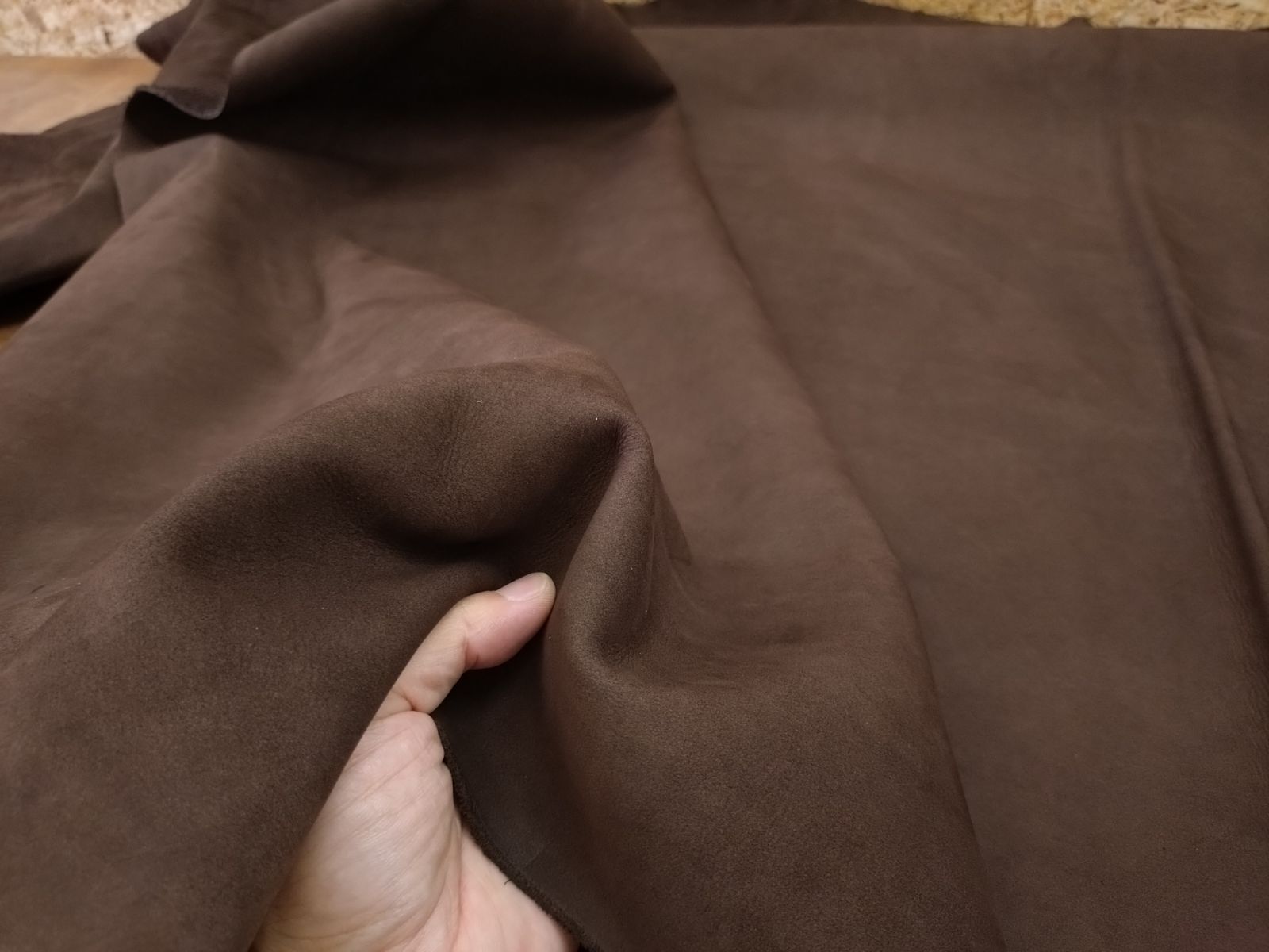 ヌバック革 ダークブラウン