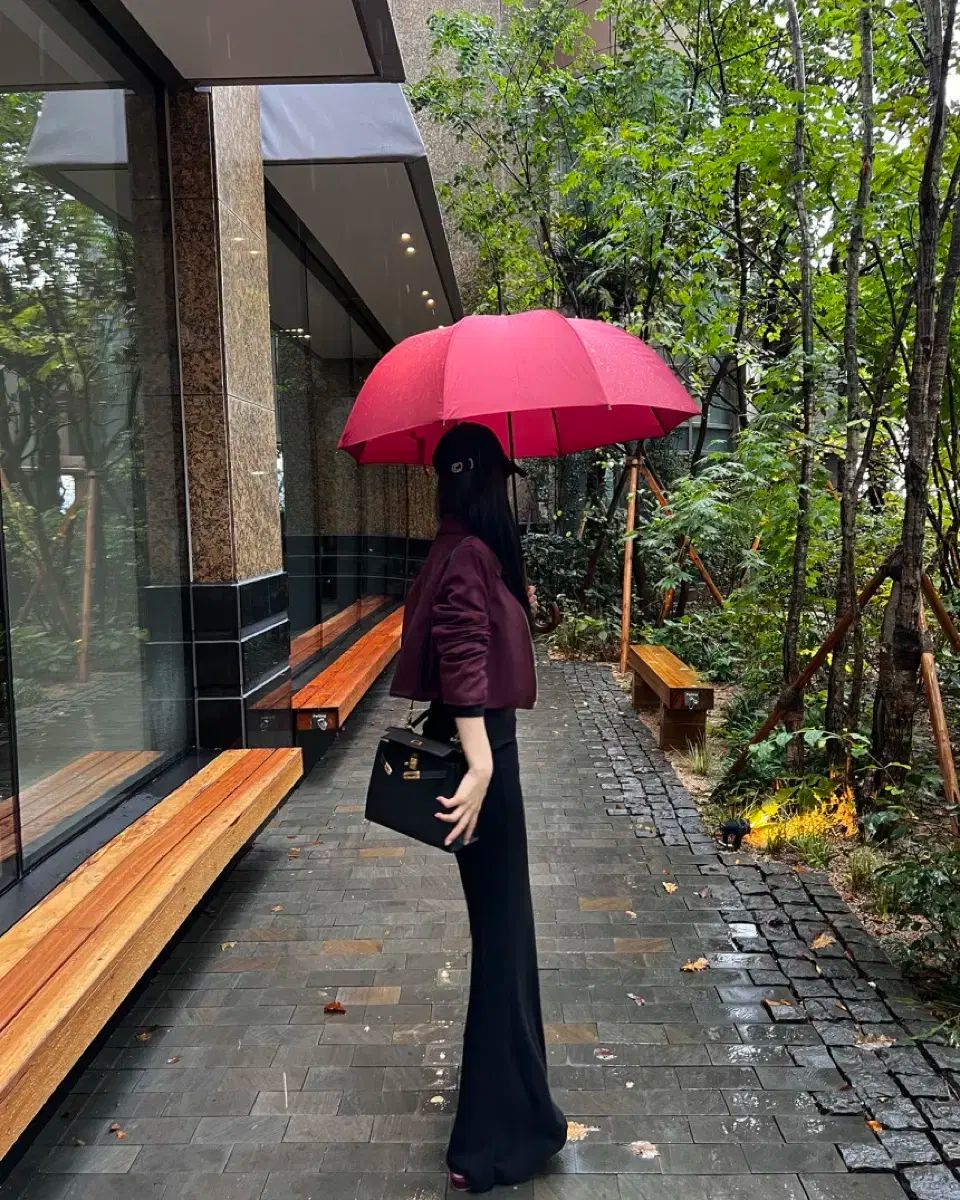 超激安セール開催中です！ THE MANON Vネックスカート セットアップ ブラック