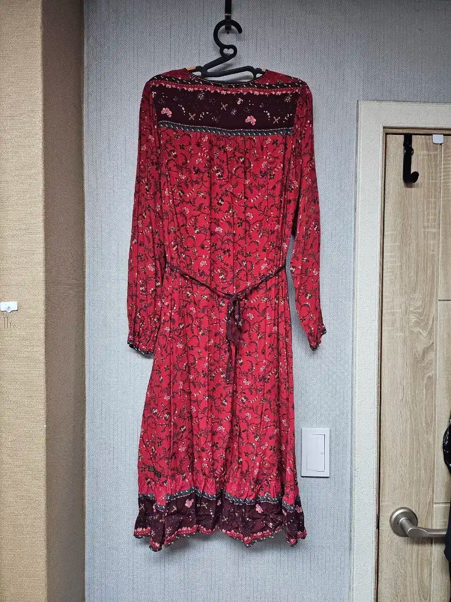 Thursday Island サースデーアイランド 赤 フラワー ロング ワンピース 長袖