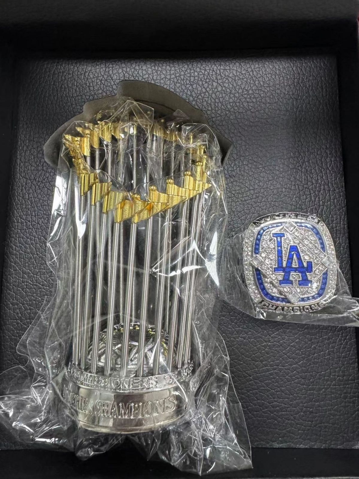 【限定1点】大谷翔平 優勝トロフィー＆チャンピオンリング 豪華セット 楽天市場】送料無料※限定品 刻印あり 2024年 MLB史上初 ! 最高