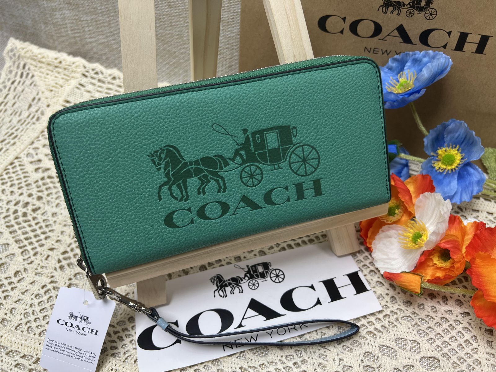 COACH 長財布 コーチ 財布 ホースアンドキャリッジ 馬車 アコーディオン C225 ラウンドファスナー ホワイトバレタイン プレゼント 贈り物  ギフト 財布 レディース ファッション - メルカリ