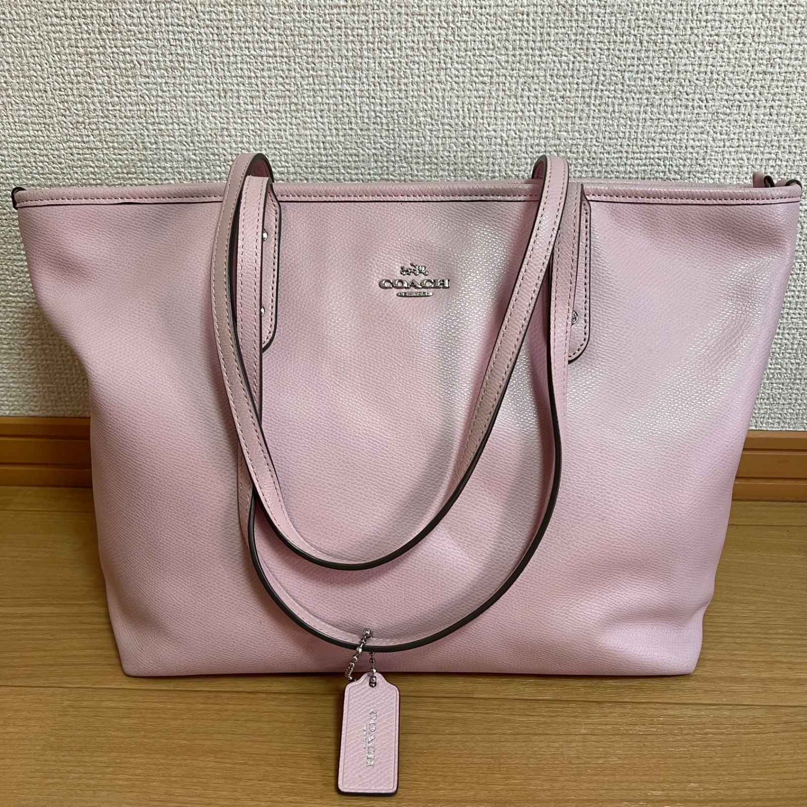 美品☆COACH コーチ トートバッグ　ゴールド×ピンクシグニチャーバッグ