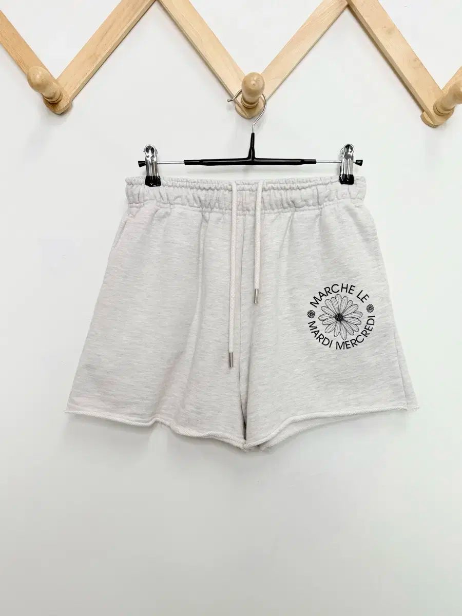 爆買いしたくなる Mardi Mercredi(マルディメクルディ) メクルディ ショートパンツ パンツ