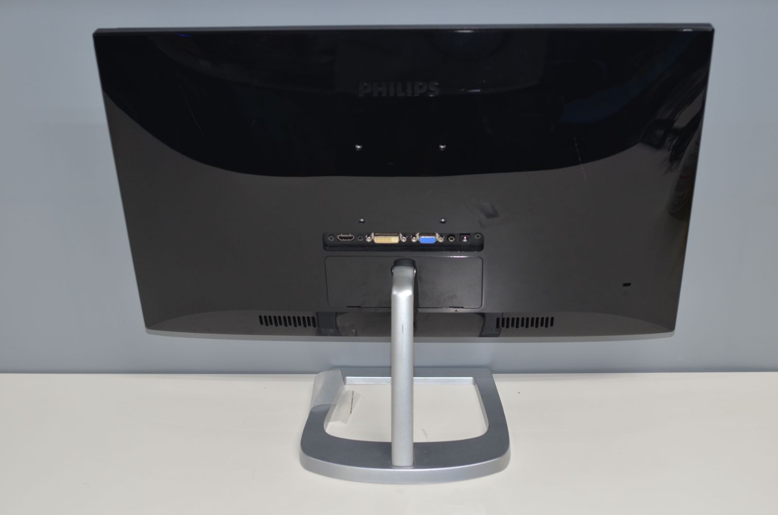 中古良品 PHILIPS 246E9Q 液晶モニター 23.8インチワイド 液晶 Amazon.co.jp: フィリップス (PHILIPS) 246E9QDSB/11 23.8型