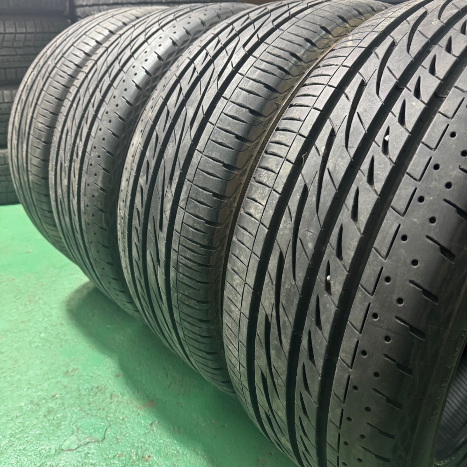 GRV2 245|45R19