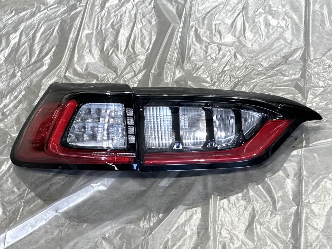 ジープ JEEP チェロキー KL 後期 LED 左側 テールランプ テールライト テールレンズ ゲート 内側 外側 左セット 68275961AF 68336337AH 品 動作 済み 現状品