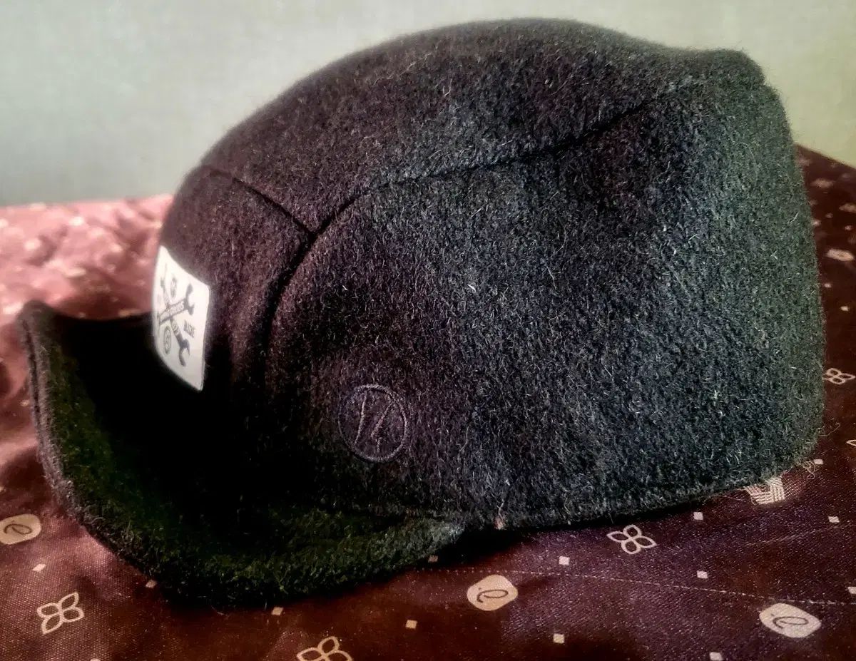 ♥ BATAL BLUE - ウール 耳あて 前つば調整 キャップ