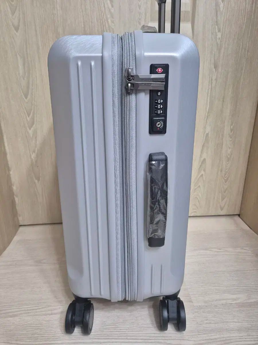 スーツケース 拡張機能付き