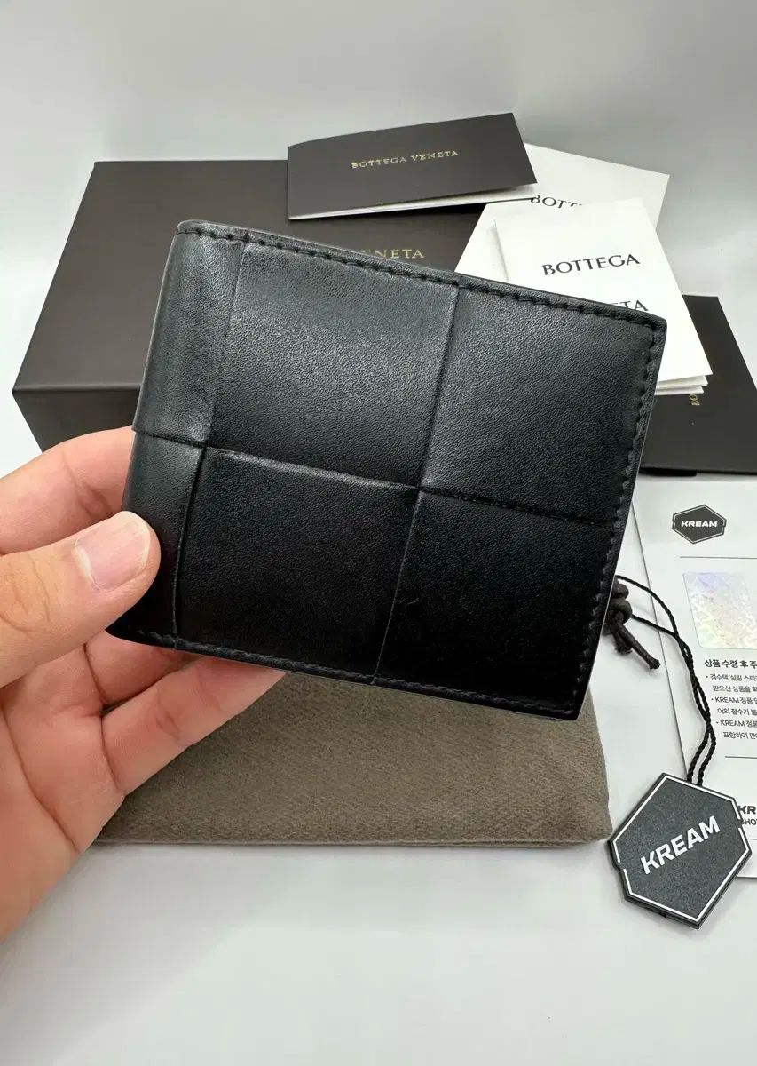 A BOTTEGA VENETA ボッテガ ヴェネタ イントレチャート 二つ折り財布