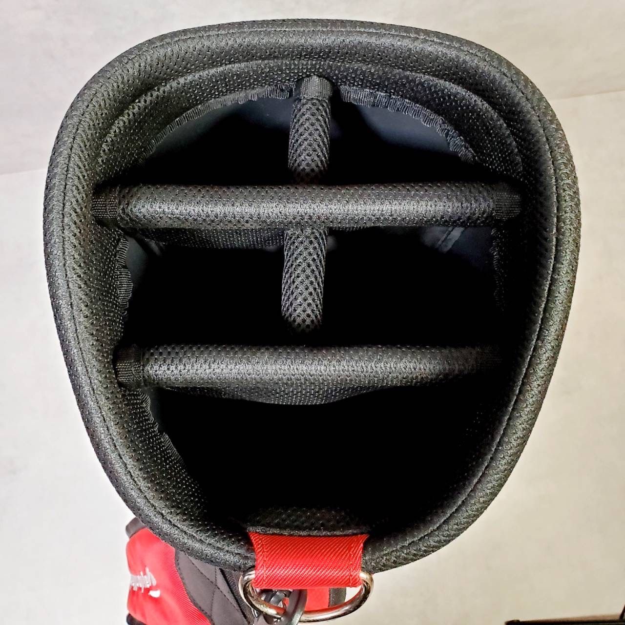 小物収納ポケット付き