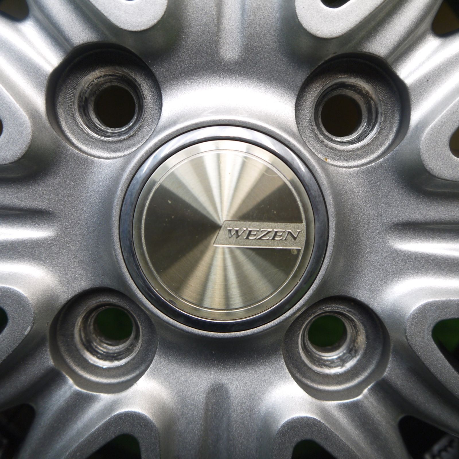 人懐っこい キレイ 24年 145 80R12 80 78N ブリヂストン K370 WEZEN 社外 アルミ 12インチ PCD100 4H 5090104Hノ 配送商品は、送料0円。