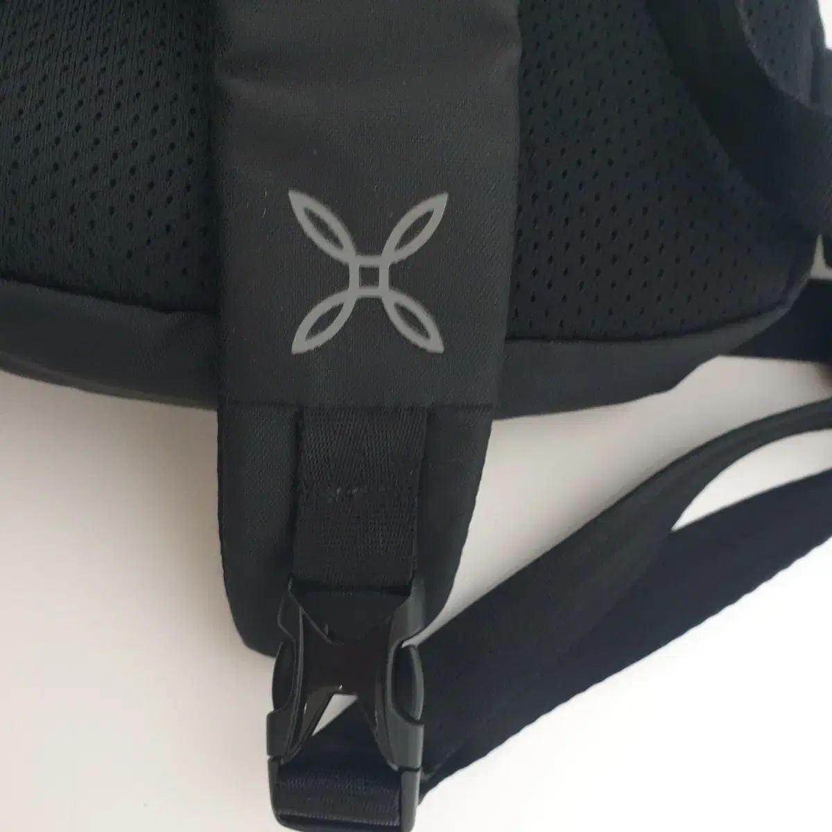 実用的な MONTURA モンチュラ コーデュラ 機能性 バッグ