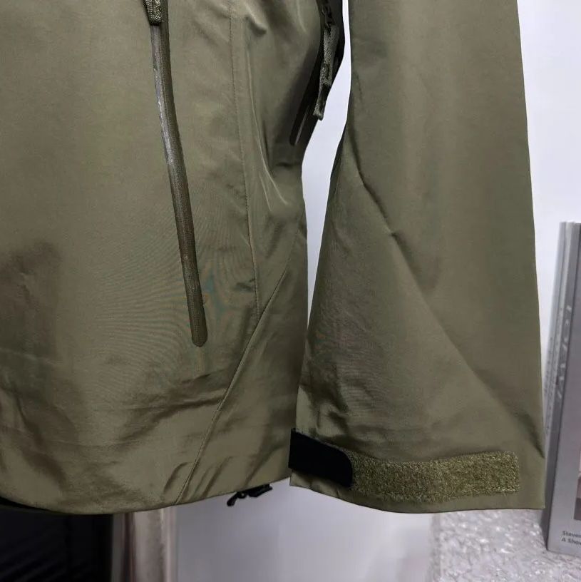 新品未使用 アークテリクスARC'TERYX BETA LT GORE-TEX PRO Jacket  アーミーグリーン  男女兼用「並行輸入品」