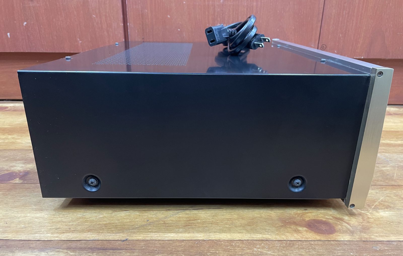 アキュフェーズ FMステレオチューナー