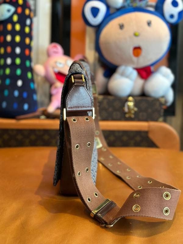 ストリートシックショルダーバッグ