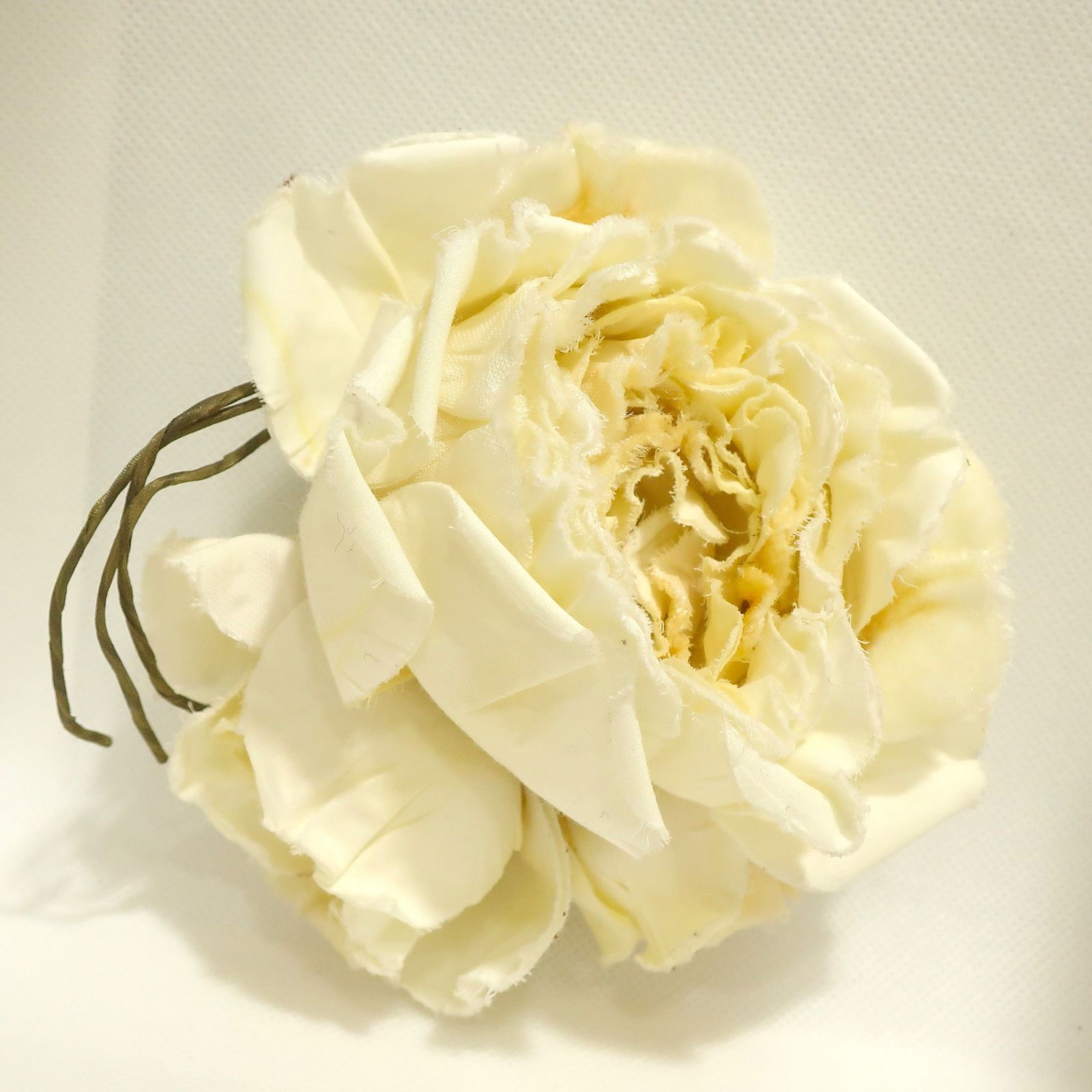 ピンクハウス系☆上品な薔薇コサージュ 大ぶりのバラにつぼみ 布