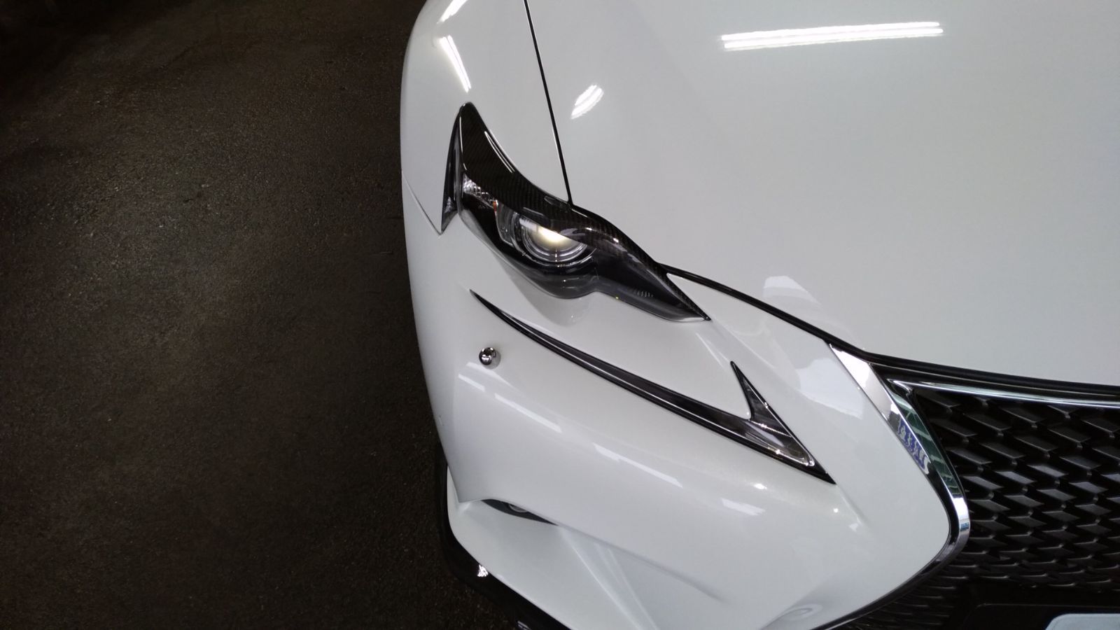 ヘッドライト アイライン