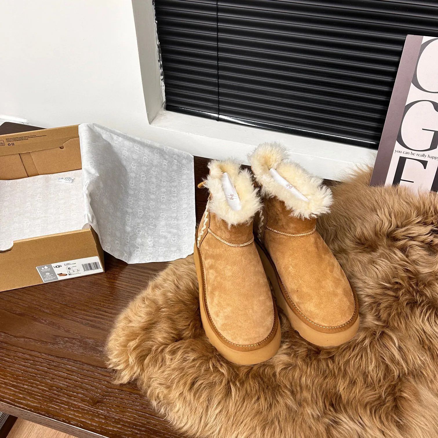 UGG アグ ブーツ レディース 箱付 大人気極美品 - メルカリ